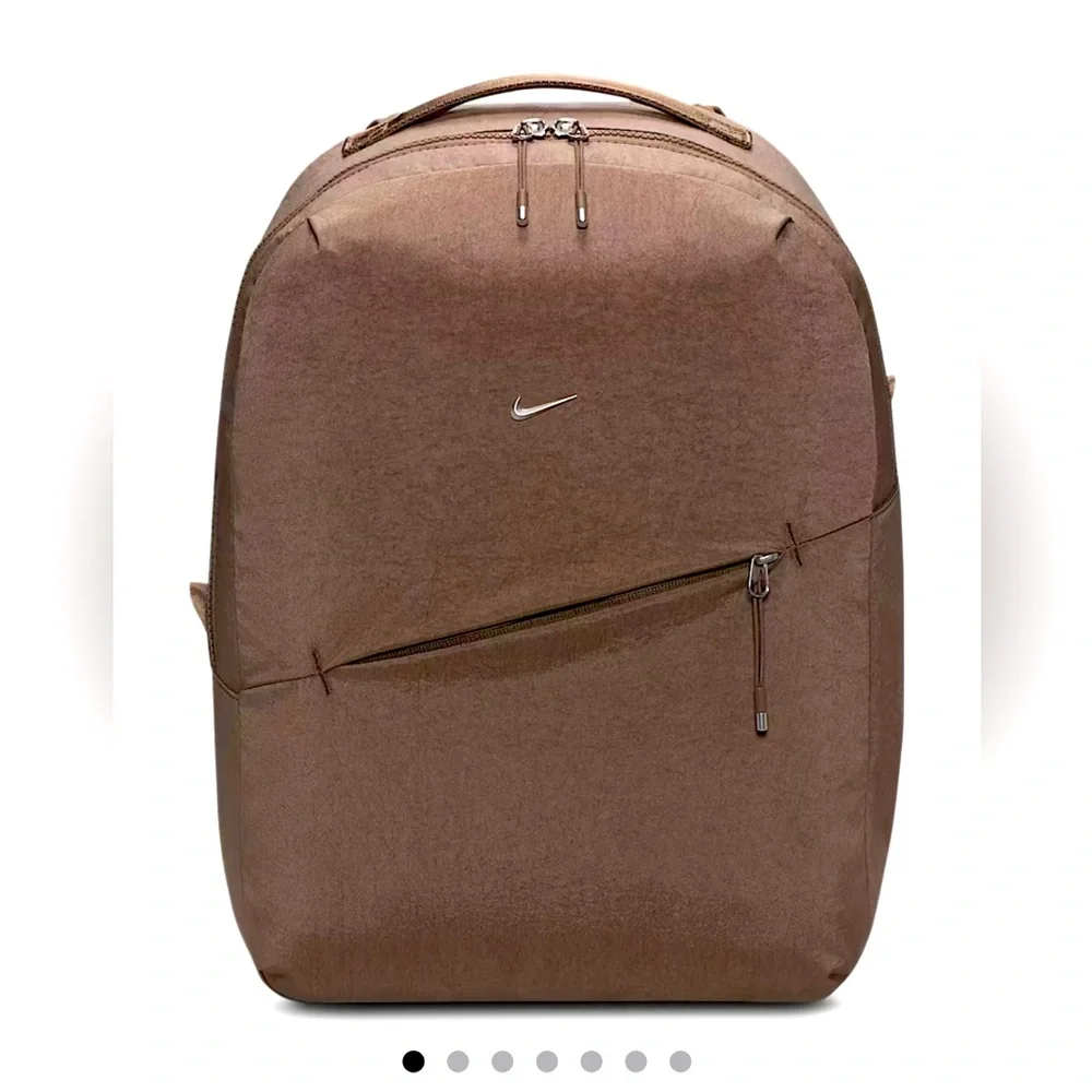 New Women’s Nike medium Backpack